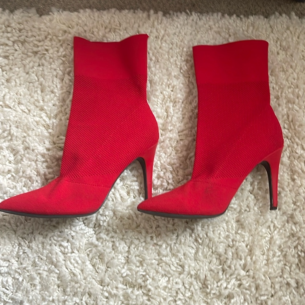 Knit point toe stiletto heel booties